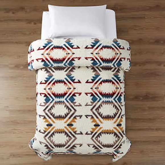Pendleton Other - twin size Pendleton Sherpa Fleece Blanket White